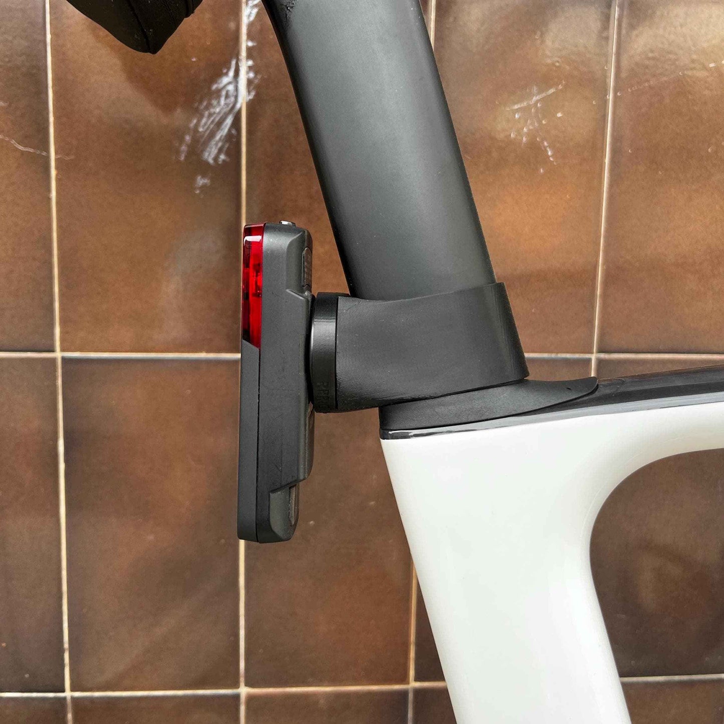 Van Rysel RCR-R - Garmin Varia | Bryton Gardia | Magene L508 | Wahoo Trackr Radar Halter / Mount