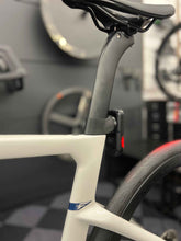 Pinarello F - Garmin Varia | Bryton Gardia | Magene L508 | Wahoo Trackr | iGPSPORT Radar Halter / Mount
