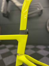 Pinarello Dogma F - Garmin Varia | Bryton Gardia | Magene L508 | Wahoo Trackr | iGPSPORT Radar Halter / Mount