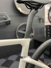 Pinarello F - Garmin Varia | Bryton Gardia | Magene L508 | Wahoo Trackr | iGPSPORT Radar Halter / Mount