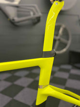 Pinarello Dogma F - Garmin Varia | Bryton Gardia | Magene L508 | Wahoo Trackr | iGPSPORT Radar Halter / Mount